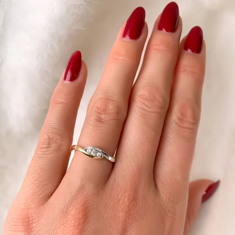 vingerring abstract briljant ring in 14 karaat goud-en witgoud 0,11 ct
