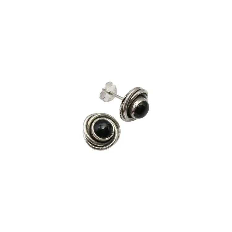 Onyx oorsteker in geoxideerd sterlingzilver