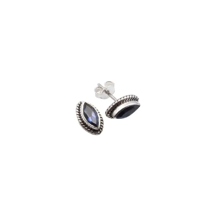 Ioliet oorsteker in geoxideerd sterlingzilver