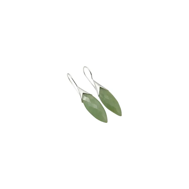 groene oorbellen in zilver