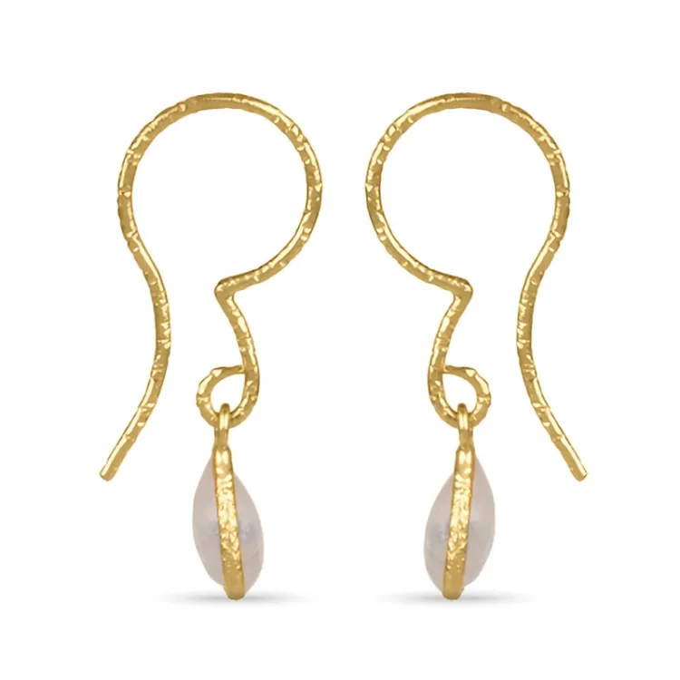witte maansteen oorbellen in verguld sterlingzilver - Loom Stones