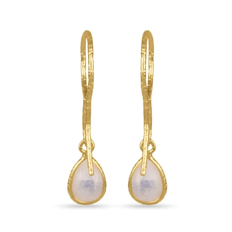 witte maansteen oorbellen in verguld sterlingzilver - Loom Stones