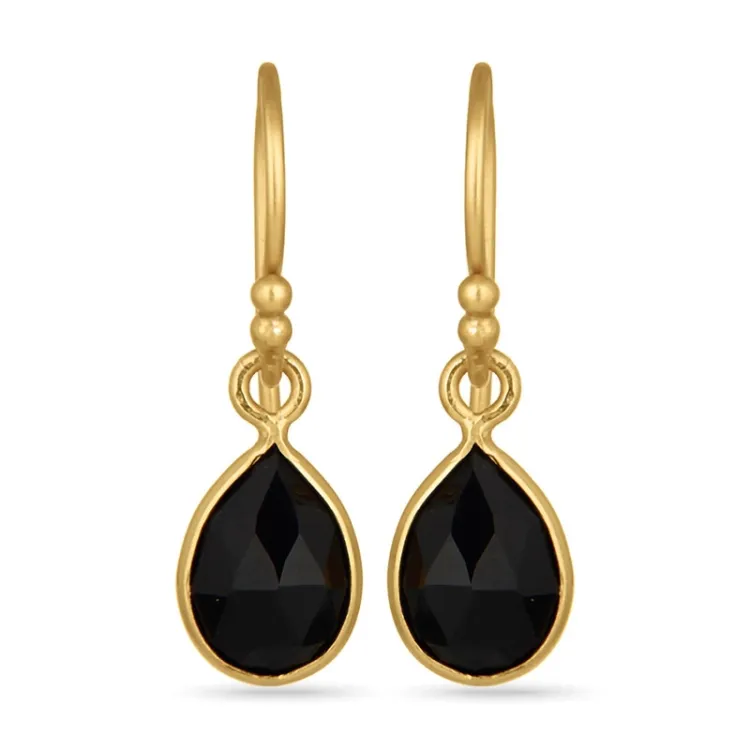 klein zwart onyx oorbellen in verguld sterlingzilver - Loom Stones