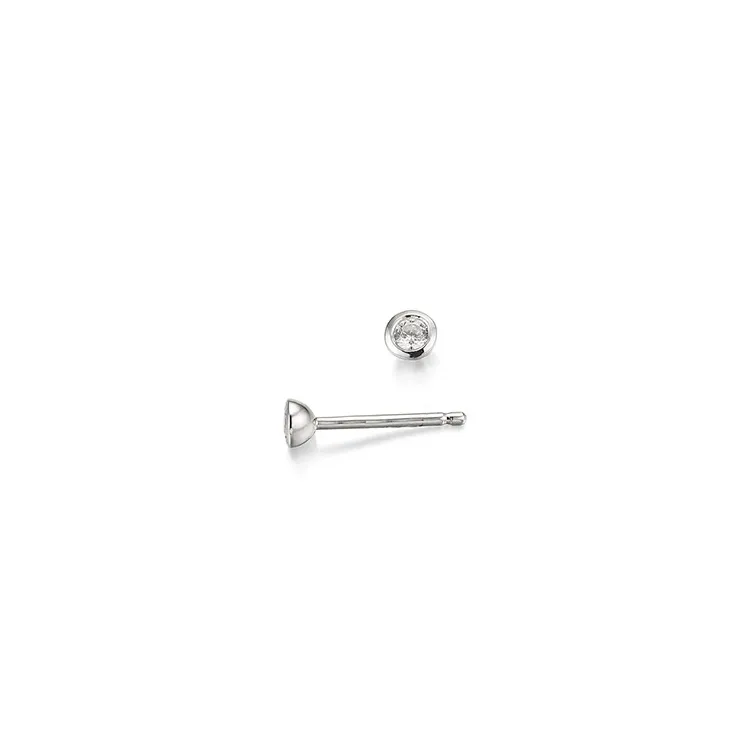 2 x 0,05 ct solitaire oorbel in 14 karaat witgoud met diamant