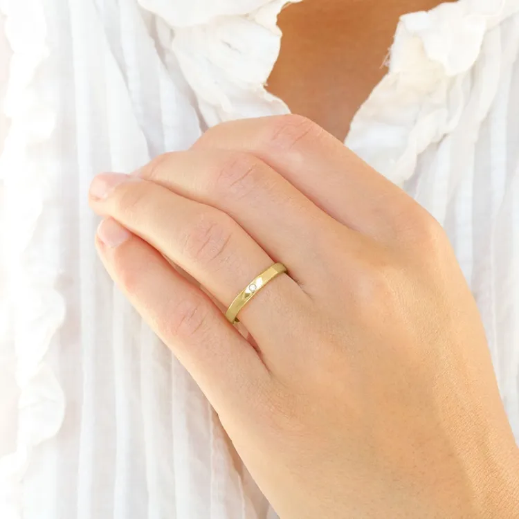 3 mm trouwringen in 9 karaat goud 0,02 ct - set