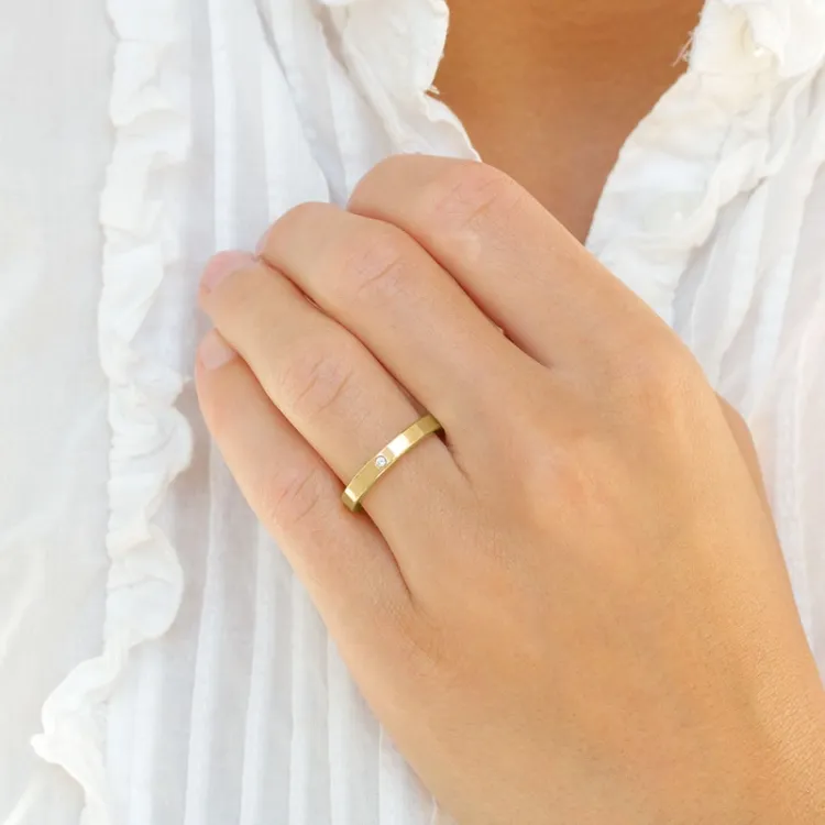 6 en 3 mm diamant trouwringen in 9 karaat goud - set