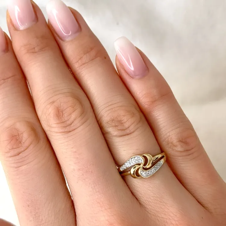 abstract diamant ring in 9 karaat goud-en witgoud 0,03 ct