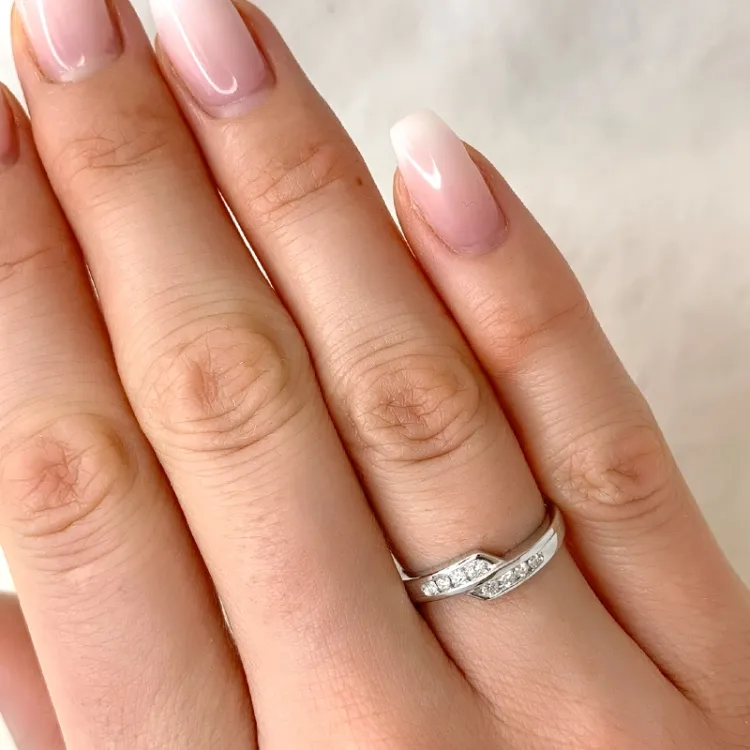 Diamant ring in 9 karaat witgoud 0,13 ct