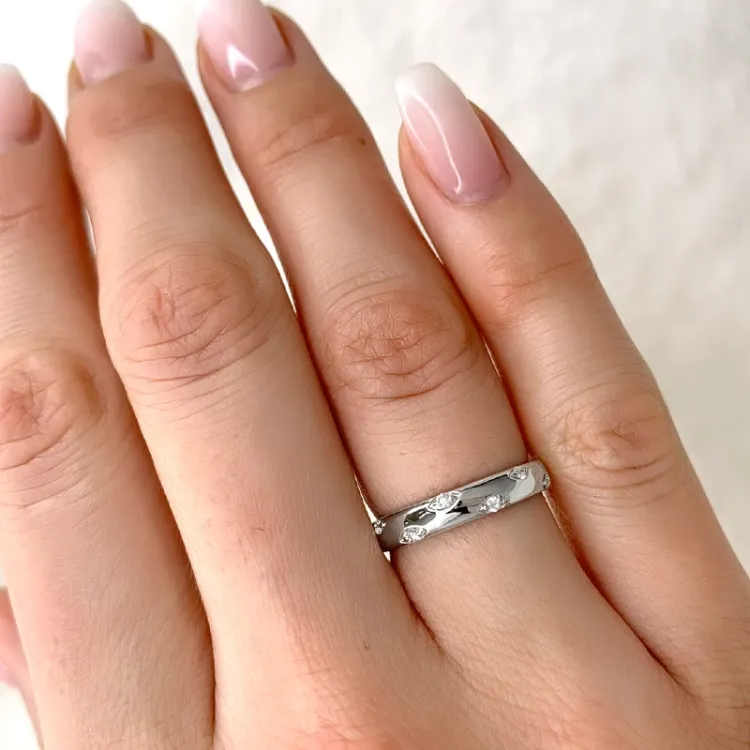 abstract witgoud diamant ring in 9 karaat witgoud 0,09 ct