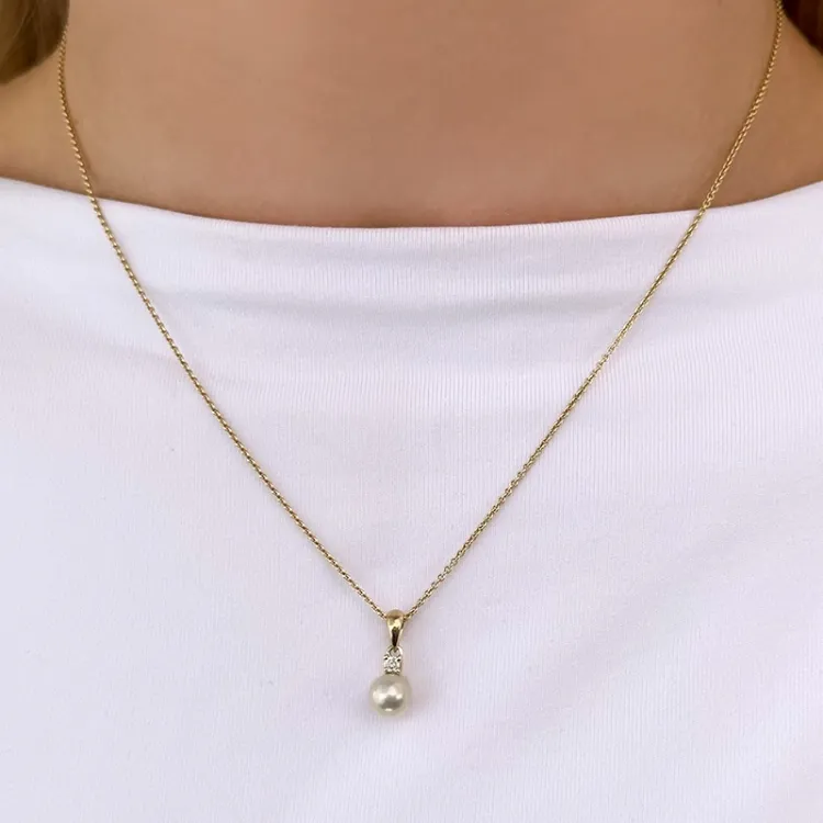 parel diamanten hanger in 9 caraat goud 0,05 ct