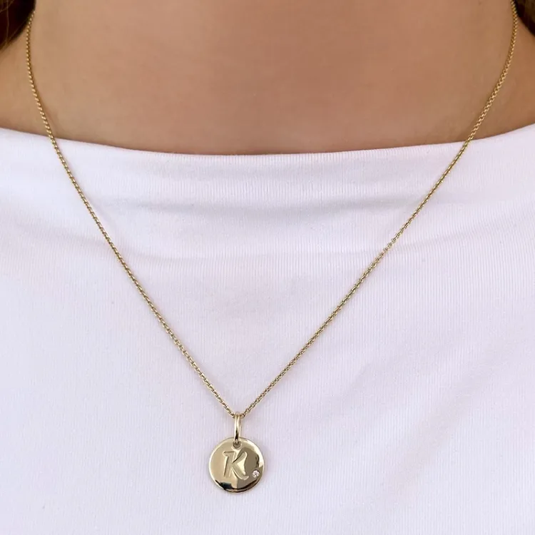 letter k diamanten hanger in 9 caraat goud 0,01 ct