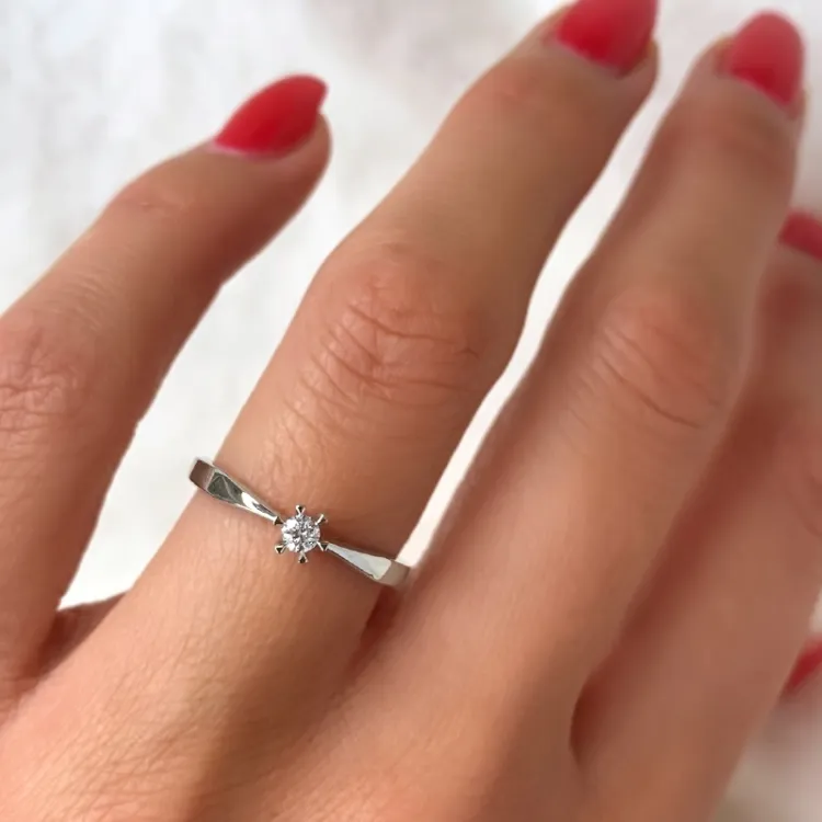 campagne - diamant solitaire ring in 14 karaat witgoud 0,08 ct