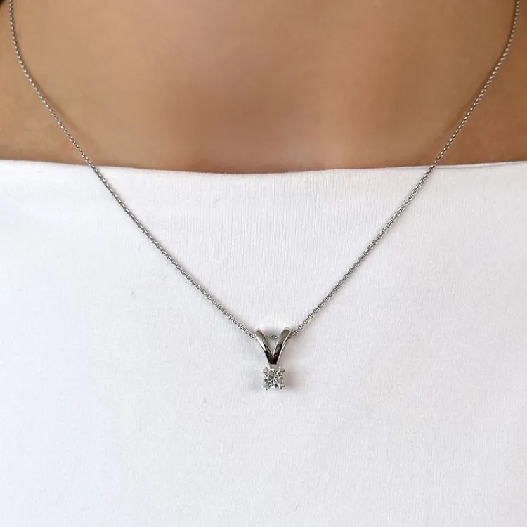 campagne - diamant hanger in 14 caraat witgoud 0,20 ct