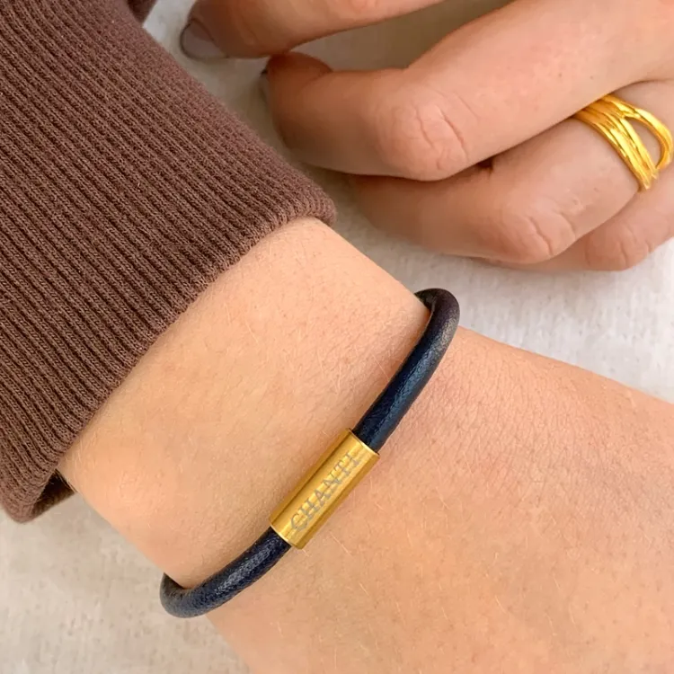 Plat zwart armband in leren x 6 mm