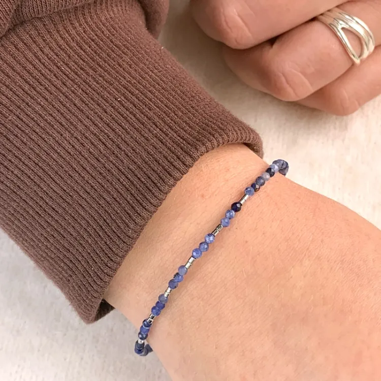 steen armband met sodalit en hematite - Loom Stones