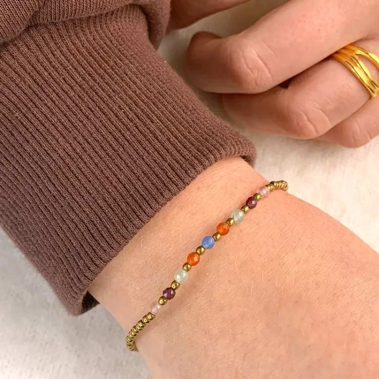 armband met hematite en steen.