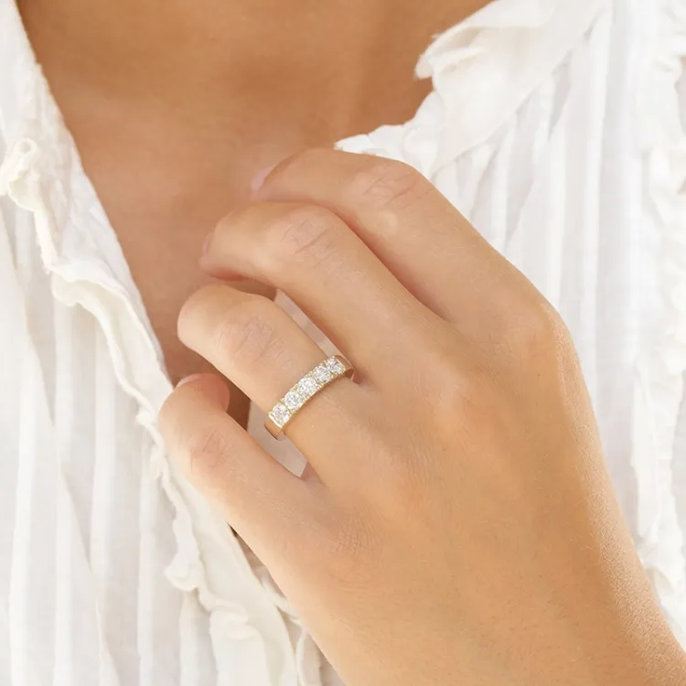 lab grown diamant mémoire ring in 14 karaat goud 5 x 0,20 ct