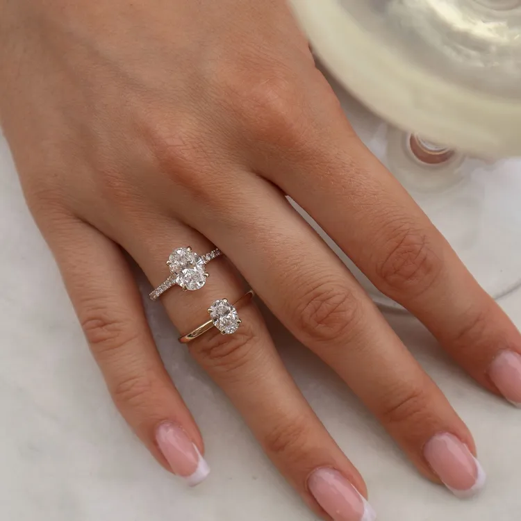 ovale lab grown diamant solitaire ring in 14 karaat goud 1,0 ct