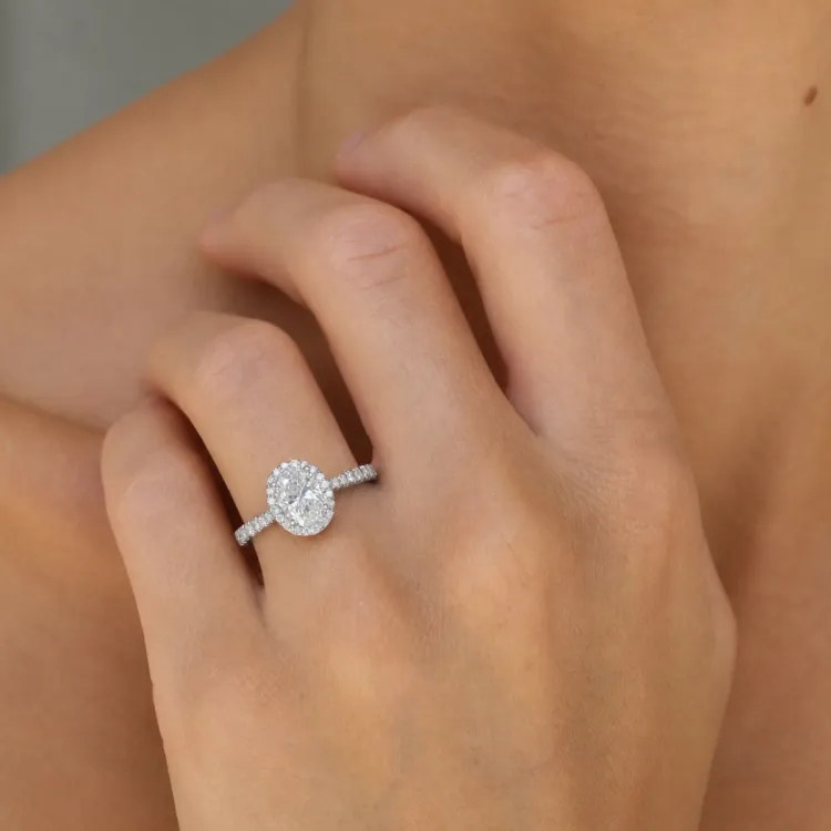 ovale lab grown diamant ring in 14 karaat witgoud 1,0 ct 0,33 ct