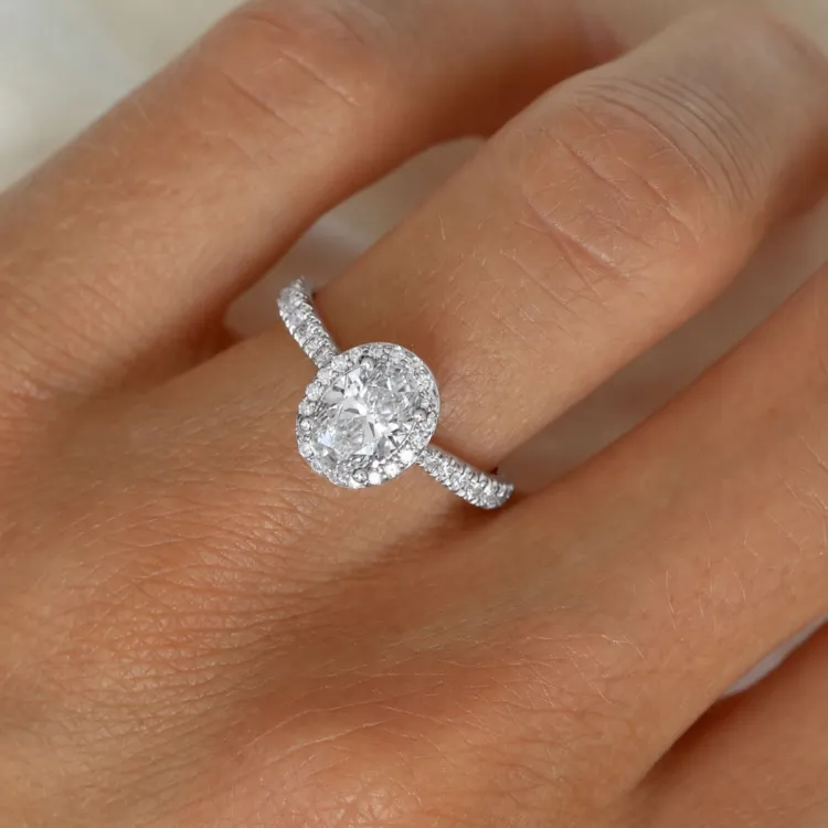 ovale lab grown diamant ring in 14 karaat witgoud 1,0 ct 0,33 ct
