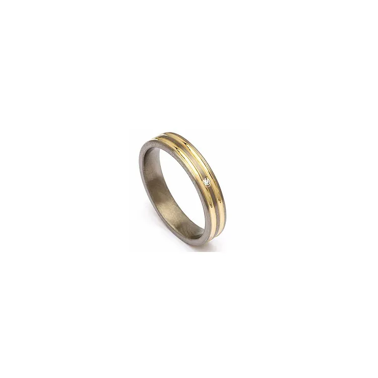 Trouwring in titanium en goud 0,025 ct
