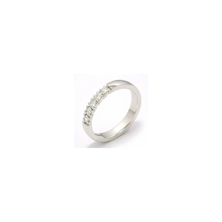 Trouwring in 14 karaat witgoud 0,07 ct
