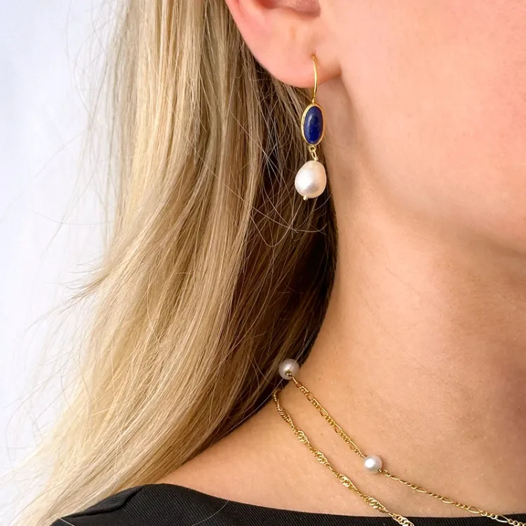 lange blaume jadesteen oorbellen in verguld zilver - Loom Stones