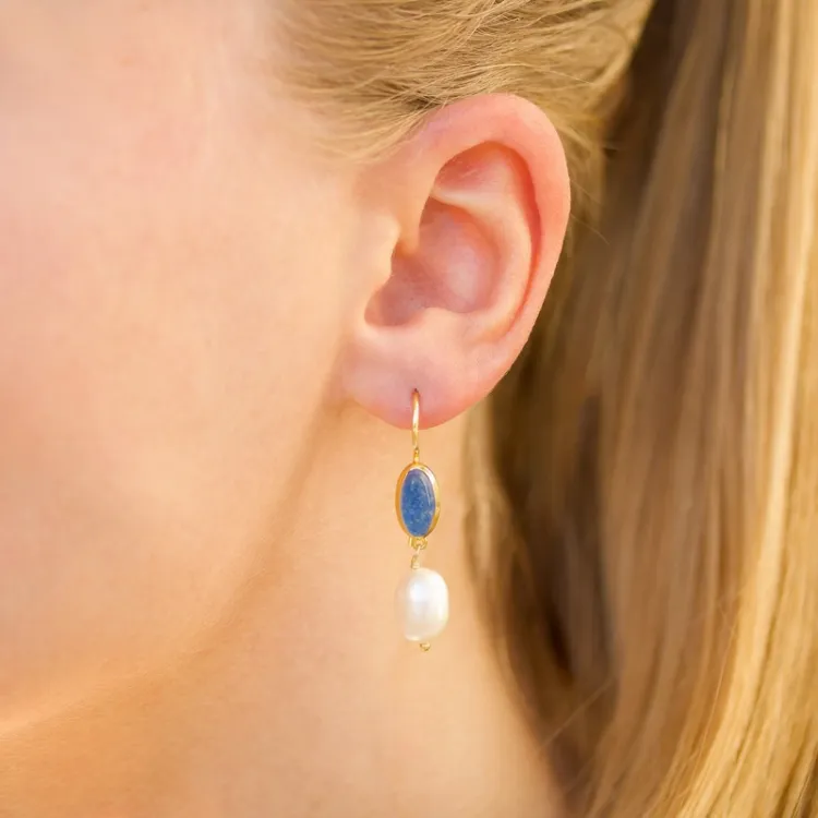lange blaume jadesteen oorbellen in verguld zilver - Loom Stones