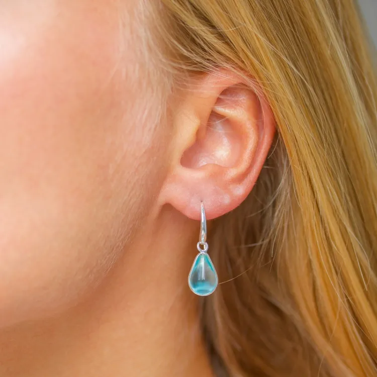 druppel blauwe kristal oorbellen in zilver - Loom Stones