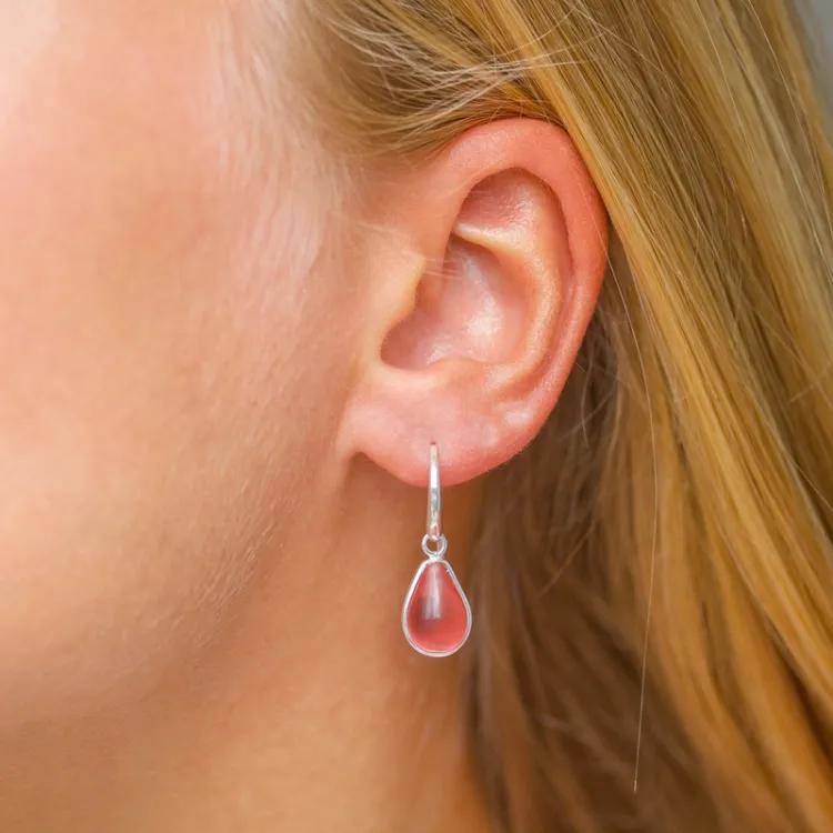 druppel pink kristal oorbellen in zilver - Loom Stones
