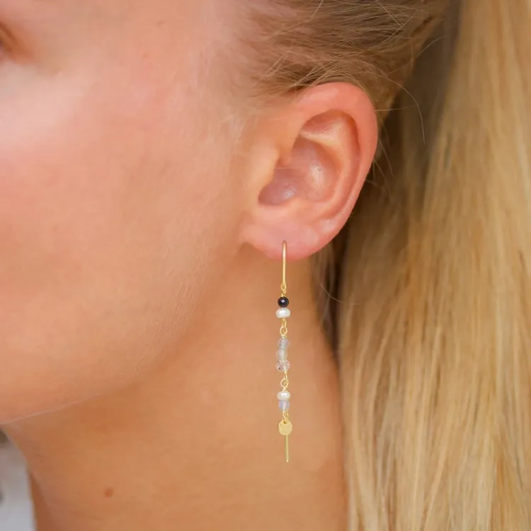 lange zwart ketting oorbellen in verguld zilver - Loom Stones