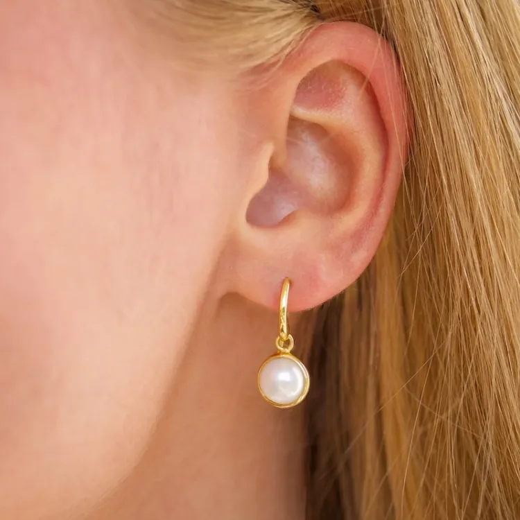 rond parel oorbellen in verguld zilver - Loom Stones