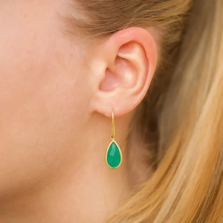 druppel groen onyx oorbellen in verguld zilver - Loom Stones