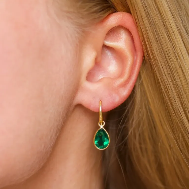 druppel aqua kristal oorbellen in verguld zilver - Loom Stones