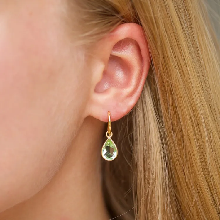 druppel lichtgroene kristal oorbellen in verguld sterlingzilver - Loom Stones