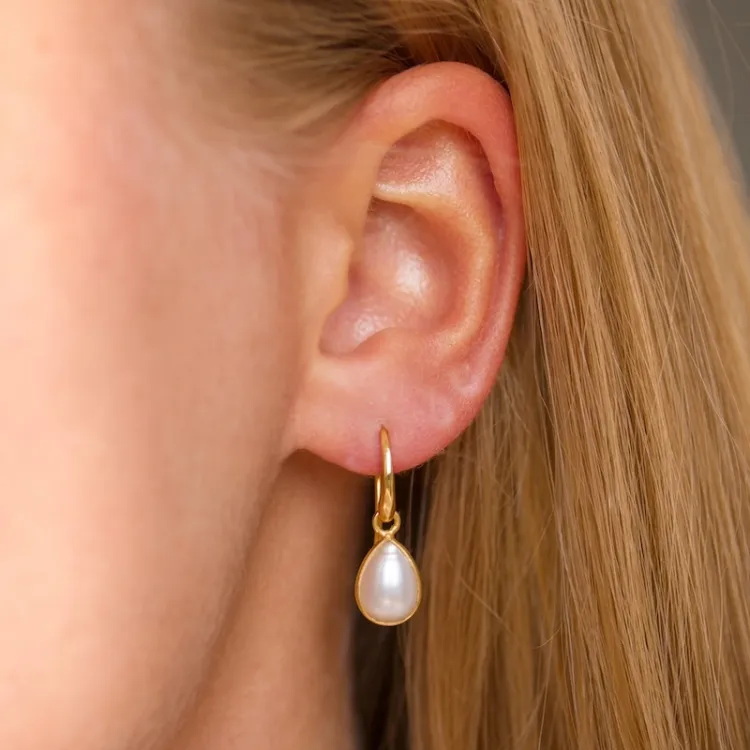 druppel parel oorbellen in verguld zilver - Loom Stones
