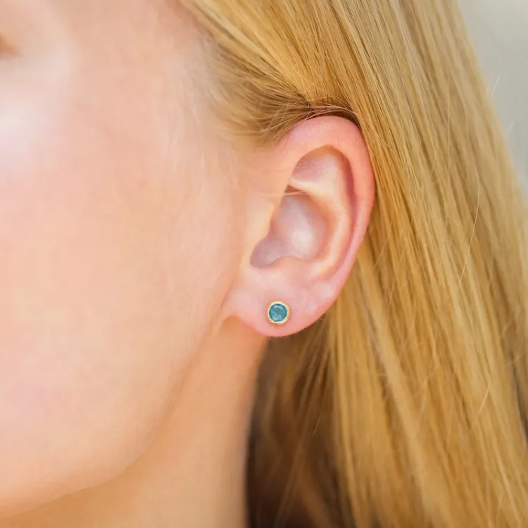 5 mm aquamarijn oorsteker in verguld zilver - Loom Stones