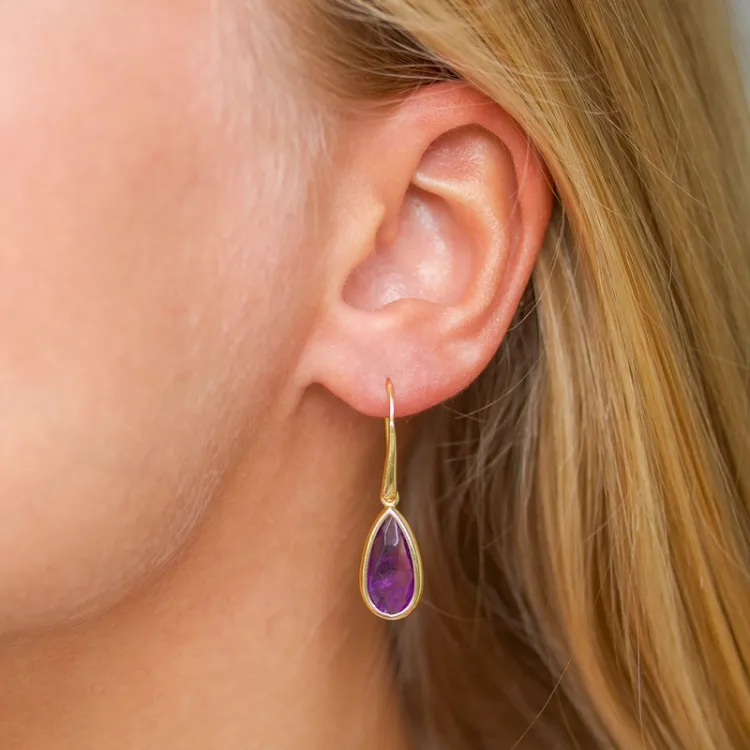 lange druppel paarse amethist oorbellen in verguld sterlingzilver - Loom Stones
