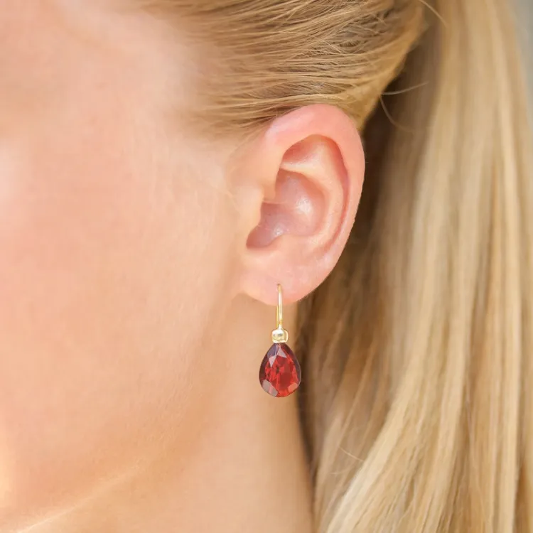 rode kristal oorbellen in verguld zilver - Loom Stones