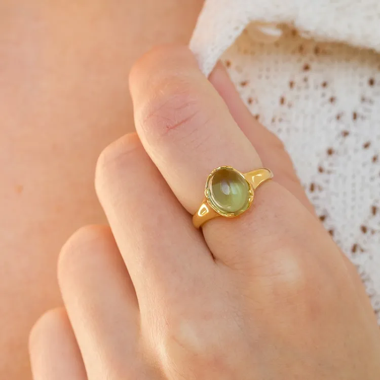 lichtgroene kristal ring in verguld sterlingzilver - Loom Stones