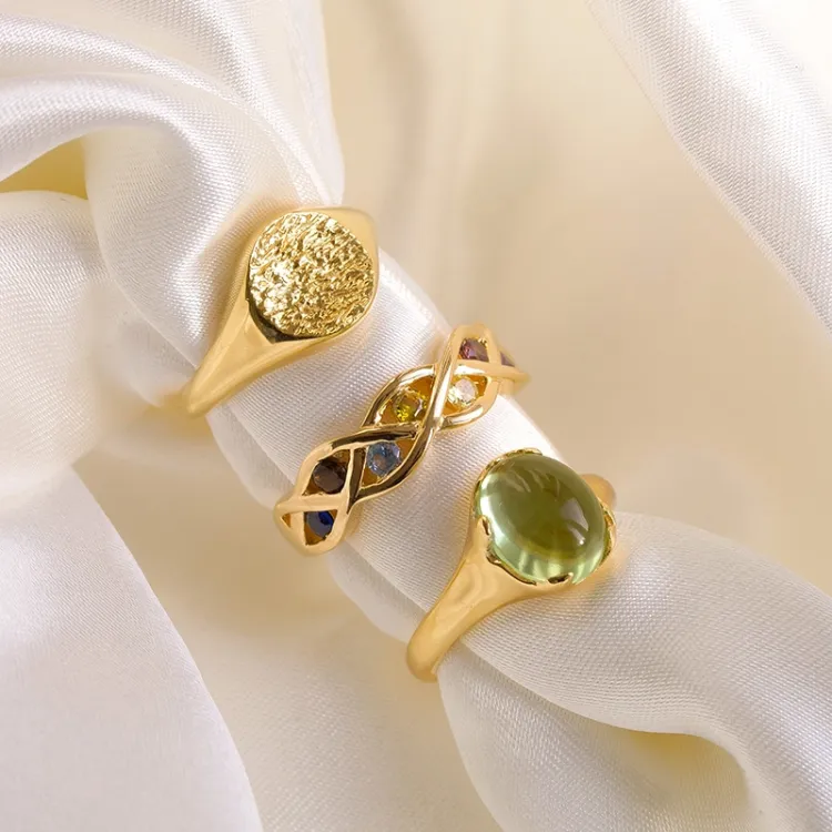lichtgroene kristal ring in verguld sterlingzilver - Loom Stones