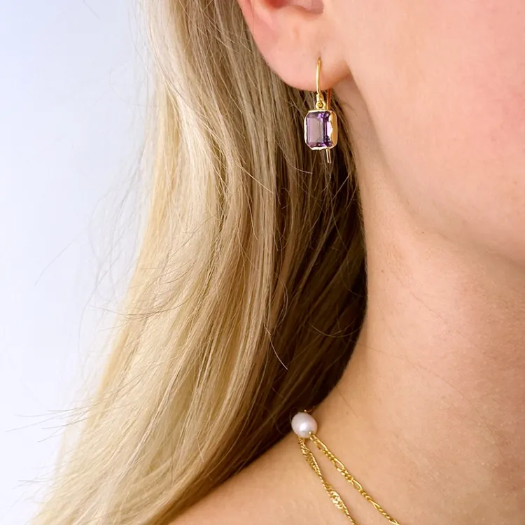vierkant paarse amethist oorbellen in verguld sterlingzilver - Loom Stones