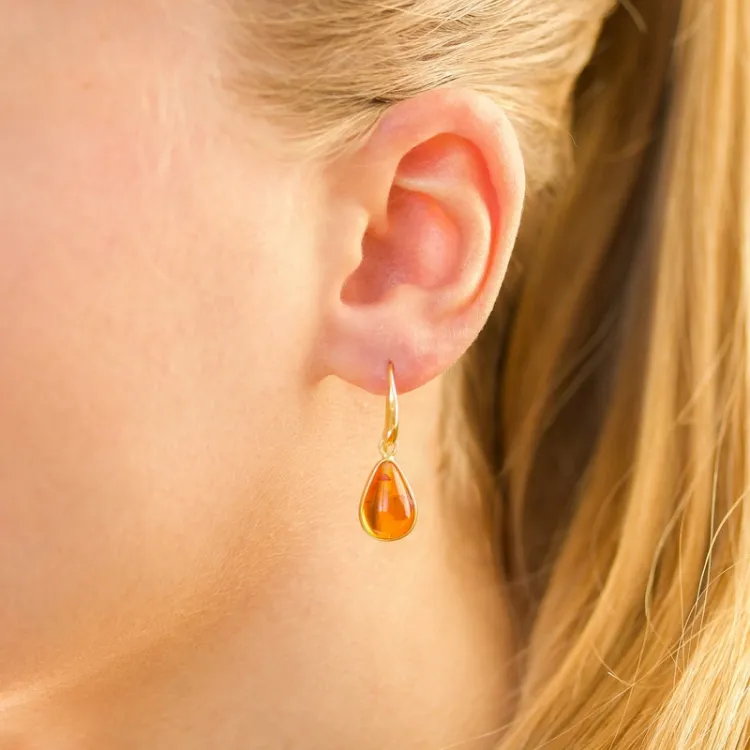 synthetisch barnsteen oorbellen in verguld zilver - Loom Stones