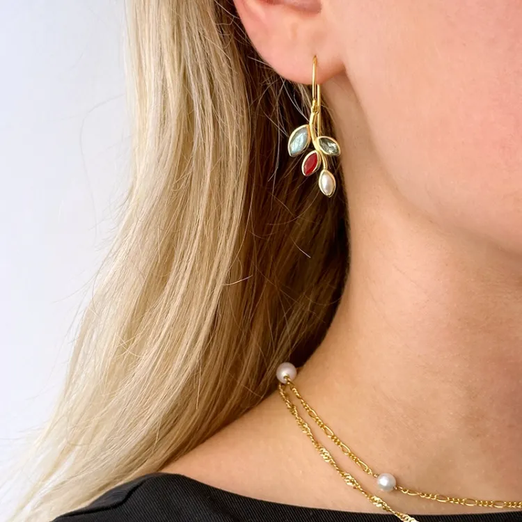 blad groen kristal oorbellen in verguld sterlingzilver - Loom Stones