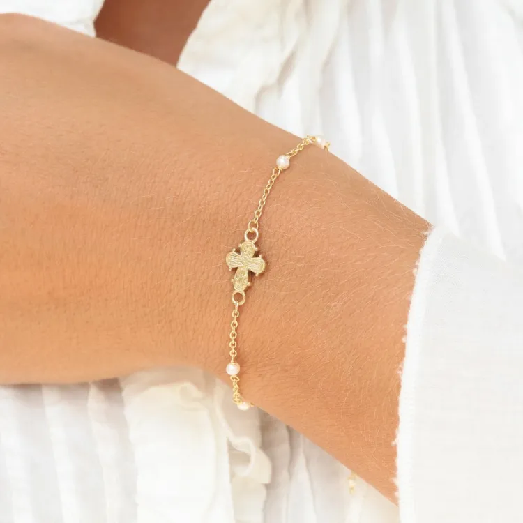 dagmarkruis parel armband in verguld sterlingzilver