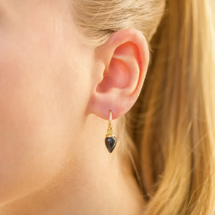 zwarte onyx oorbellen in verguld zilver - Loom Stones