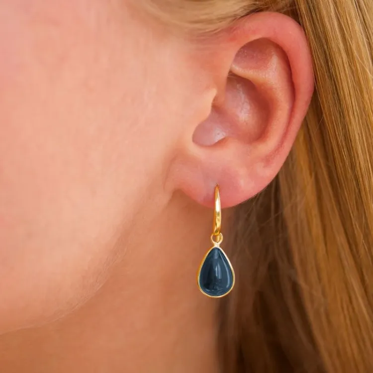 druppel donkerblauw donkerblauw kristal oorbellen in verguld messing - Loom Stones