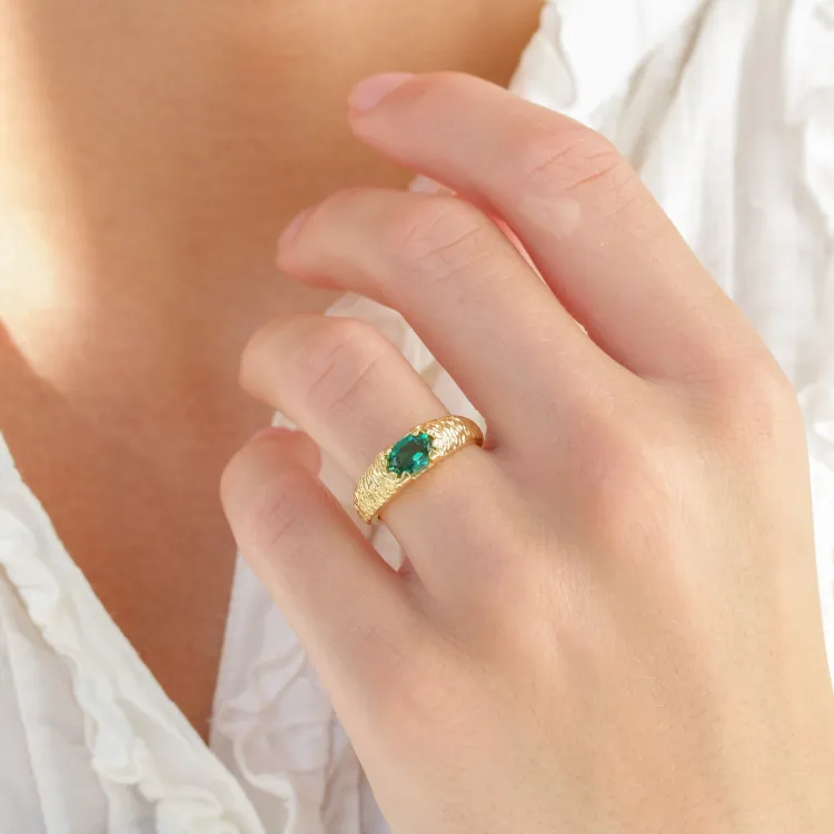 groen kristal ring in verguld messing - Eliné