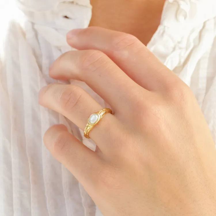 synthetische parel ring in verguld messing - Eliné