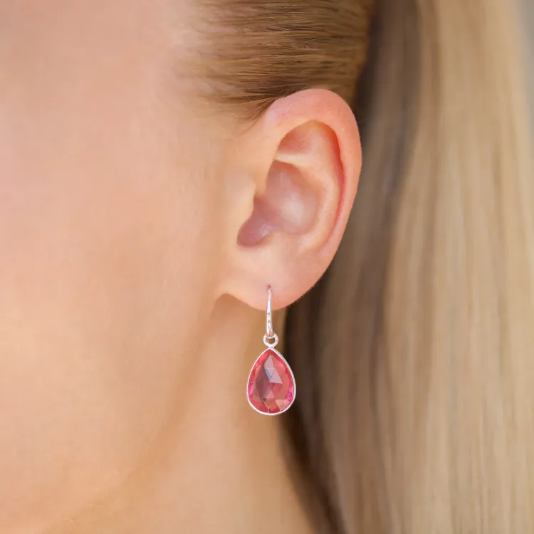 pink kristal oorbellen in verzilverd messing - Loom Stones
